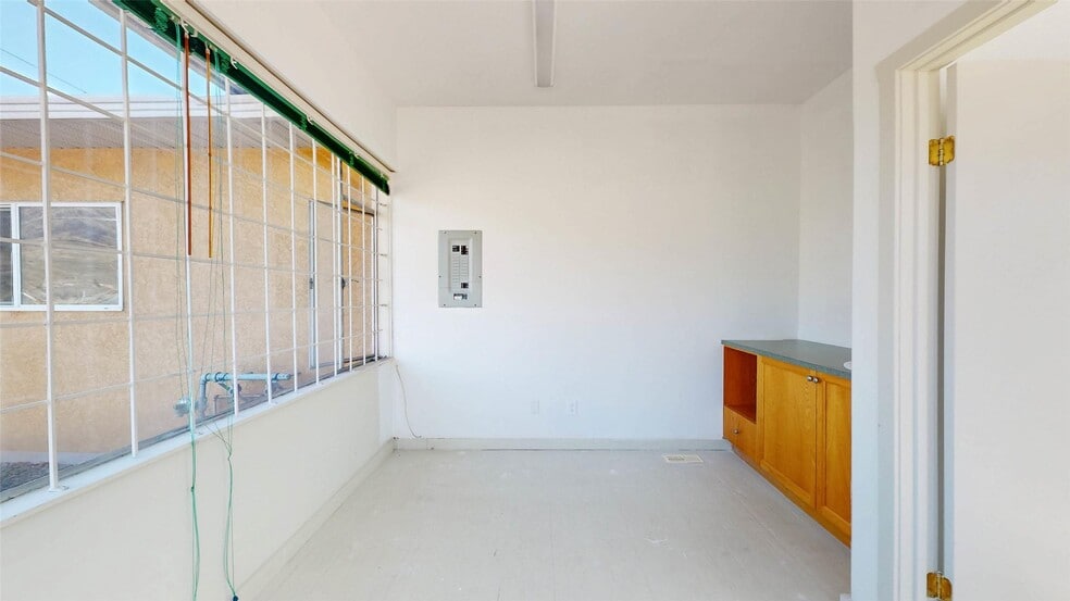 609 Hwy 97, Osoyoos, BC à vendre - Photo intérieure – Image 3 sur 30