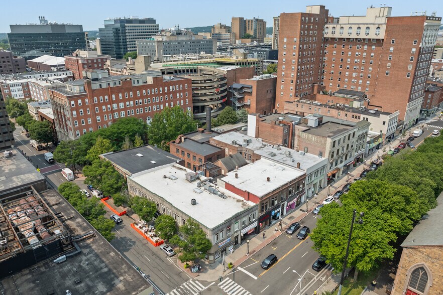 942 Chapel St, New Haven, CT à vendre - Photo de l’immeuble – Image 3 sur 21