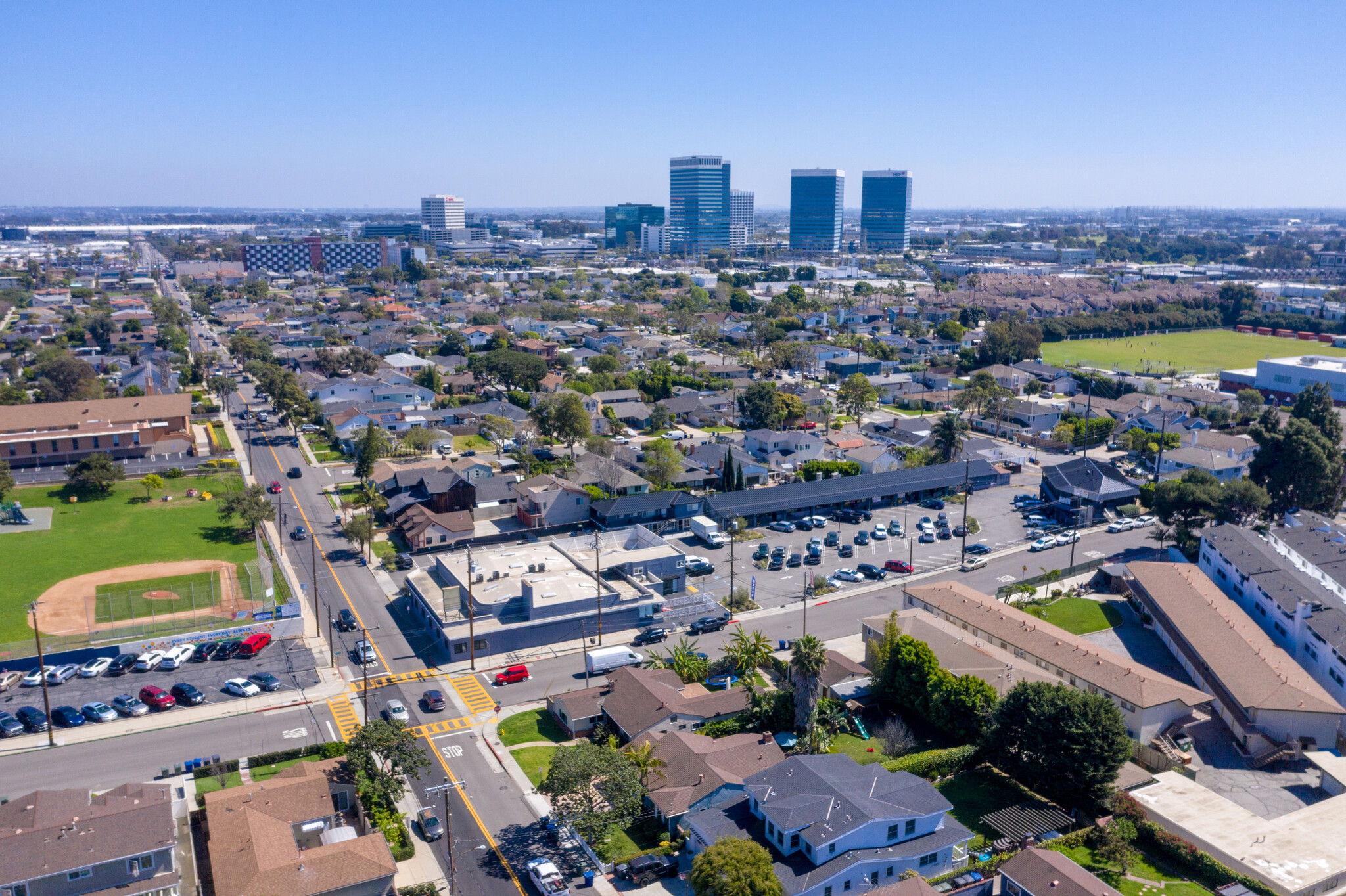 1160 E Mariposa Ave, El Segundo, CA à louer Photo principale– Image 1 sur 4