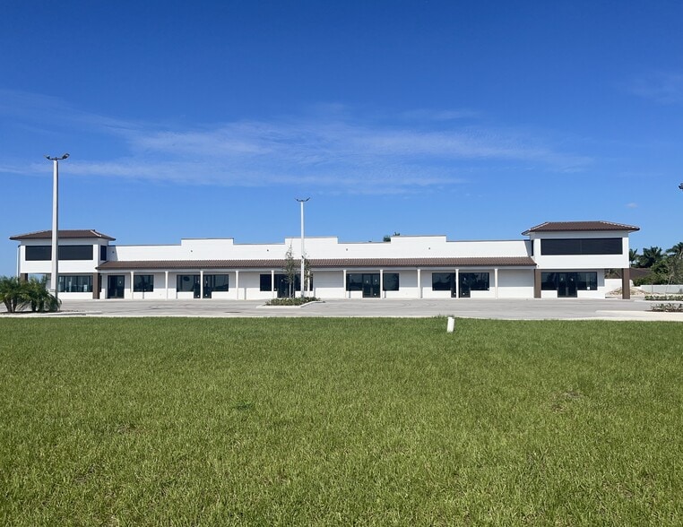 15535 SW 120th St, Miami, FL à louer - Photo principale – Image 2 sur 10