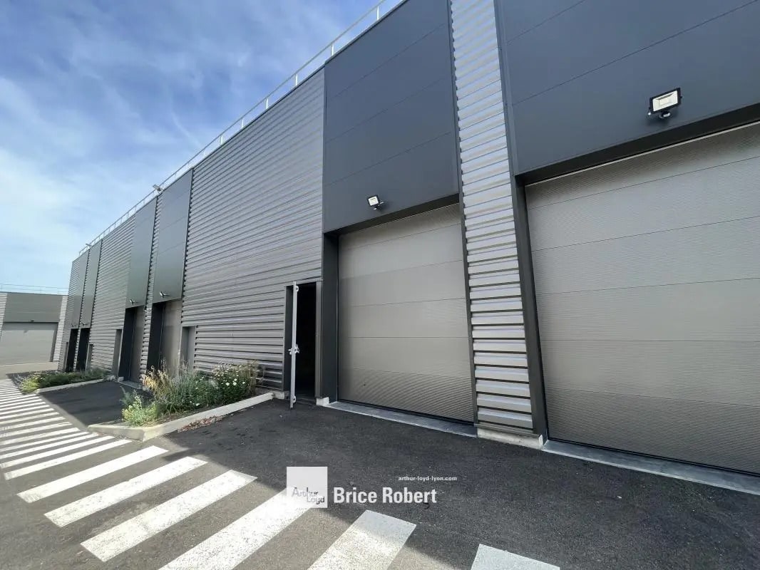 73 Route De Corbas, Vénissieux à vendre Photo de l’immeuble– Image 1 sur 11