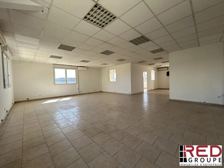 Bureau dans Gardanne à louer - Photo de l’immeuble – Image 2 sur 4