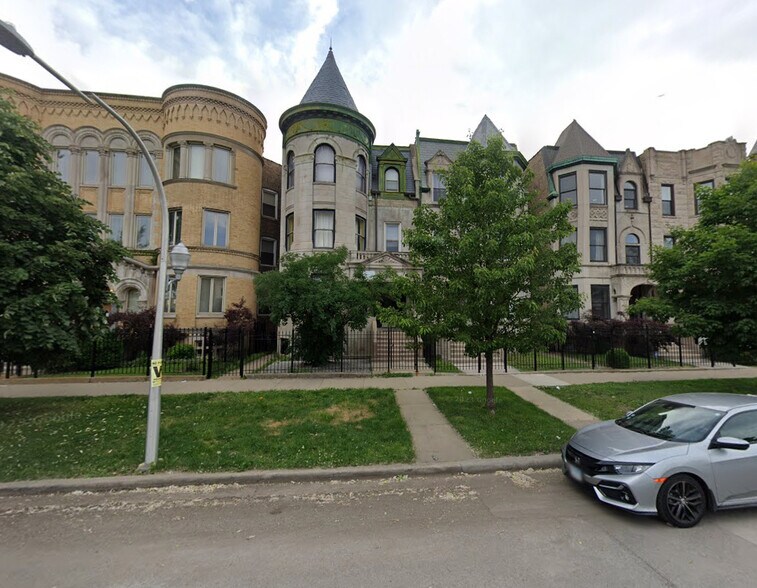 4736 S Prairie Ave, Chicago, IL à vendre - Photo de l’immeuble – Image 2 sur 7