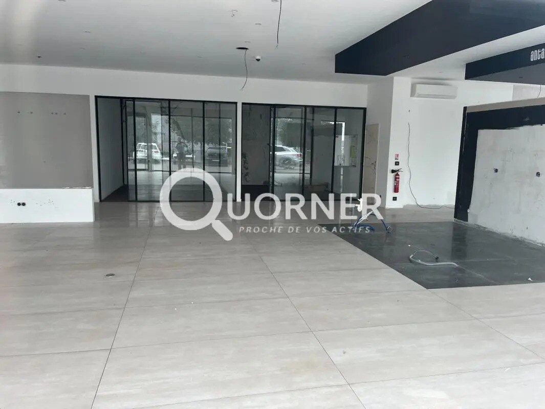 Local commercial dans Fréjus à louer Photo intérieure– Image 1 sur 4