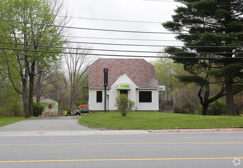 941 Albany Shaker Rd, Latham, NY à louer - Photo de l’immeuble – Image 3 sur 4