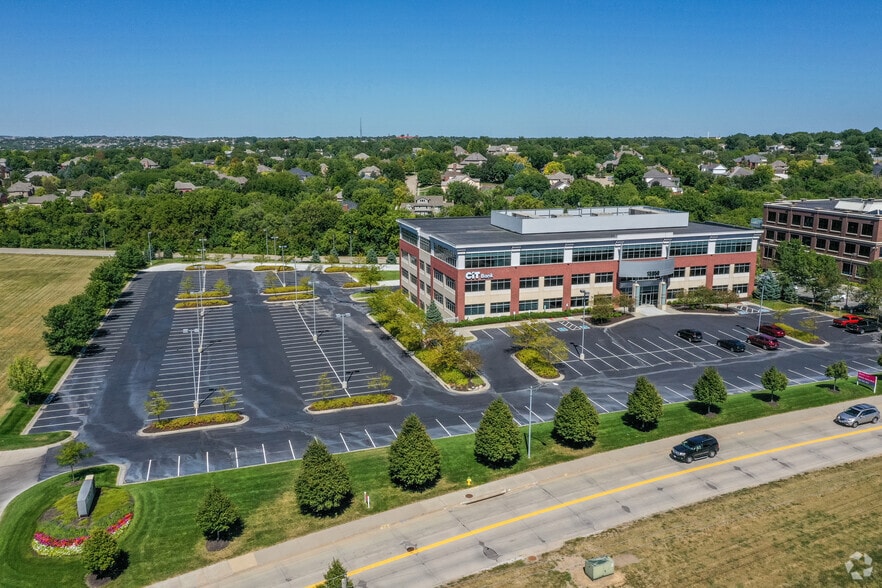 15950 W Dodge Rd, Omaha, NE à louer - Aérien – Image 3 sur 29