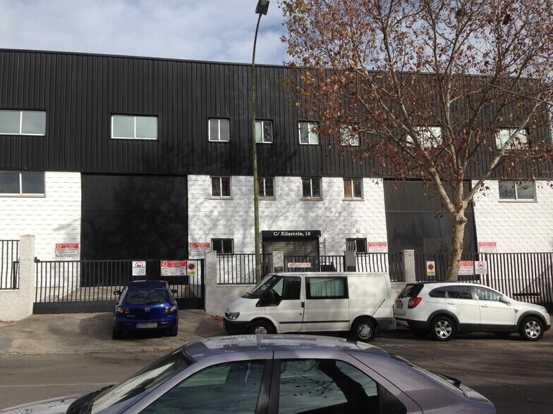 Calle Alfarería, Móstoles, Madrid à vendre - Photo de l’immeuble – Image 3 sur 7