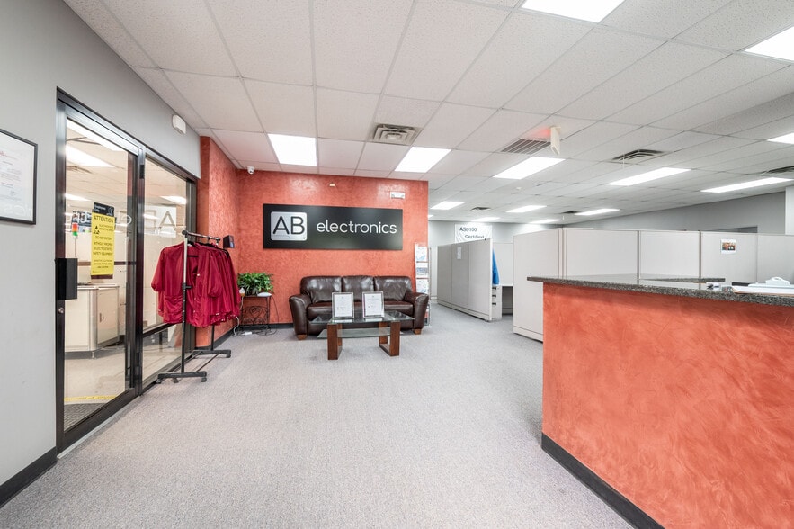 61 Commerce Rd, Brookfield, CT à louer - Photo intérieure – Image 3 sur 14