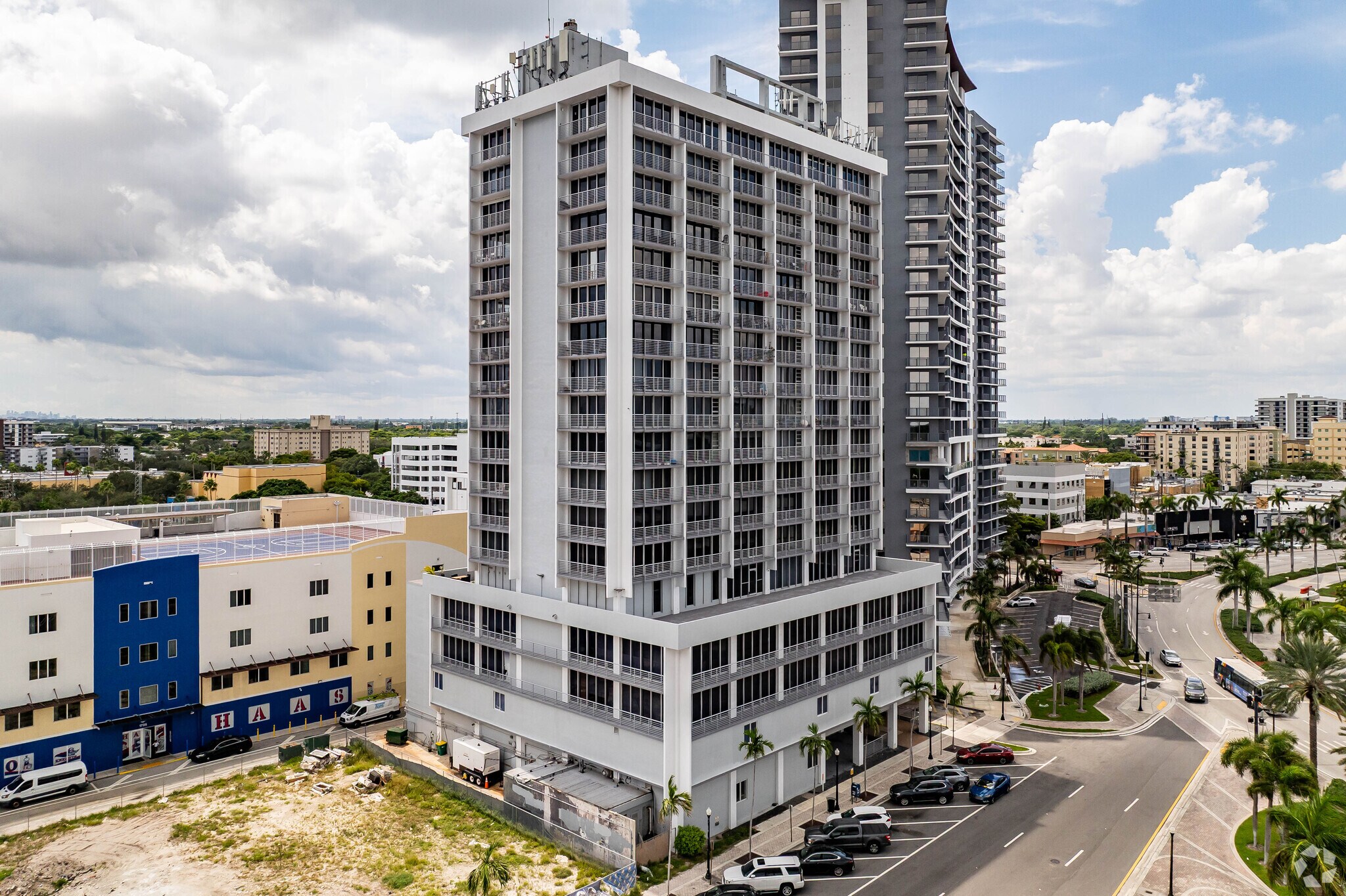 1720 Harrison St, Hollywood, FL à vendre Photo principale– Image 1 sur 10