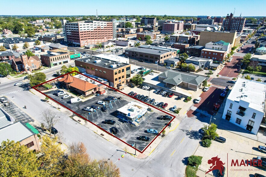 402 E Broadway, Columbia, MO à vendre - Photo de l’immeuble – Image 1 sur 12