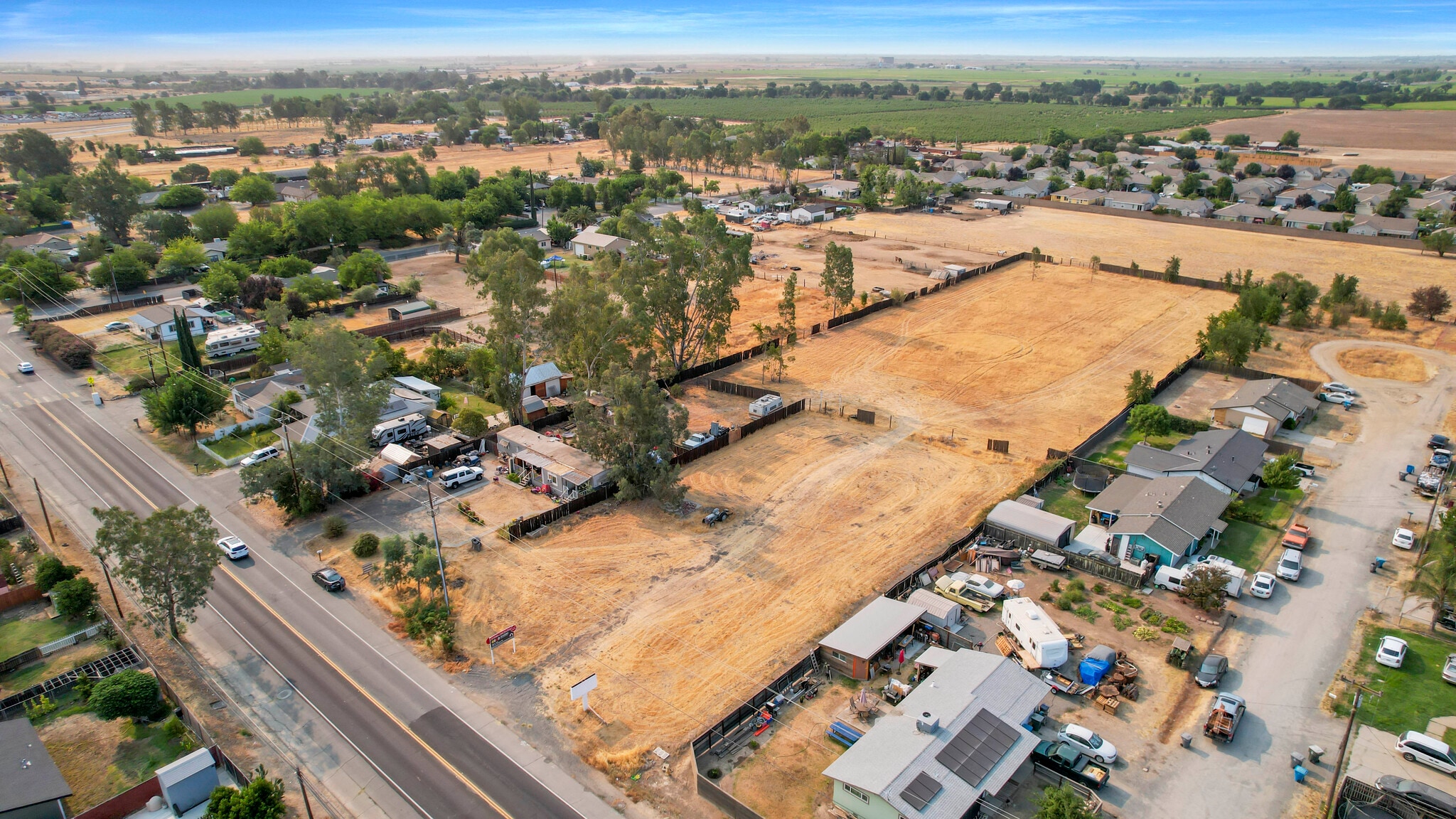 2202 McGowan Pky, Olivehurst, CA à vendre Photo de l’immeuble– Image 1 sur 15