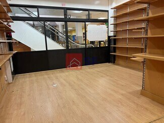 Plus de détails pour Local commercial à louer