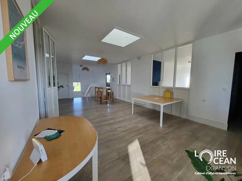 Bureau dans Saint-Hilaire-de-Chaléons à louer - Photo de l’immeuble – Image 2 sur 5