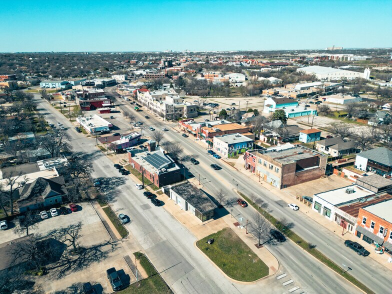 1421 N Main St, Fort Worth, TX à vendre - Photo de l’immeuble – Image 2 sur 6