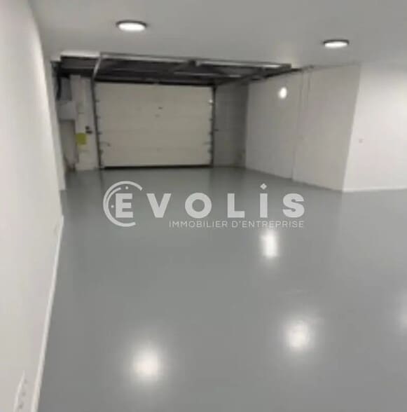 Bureau dans Villeneuve-la-Garenne à louer - Photo intérieure – Image 2 sur 4