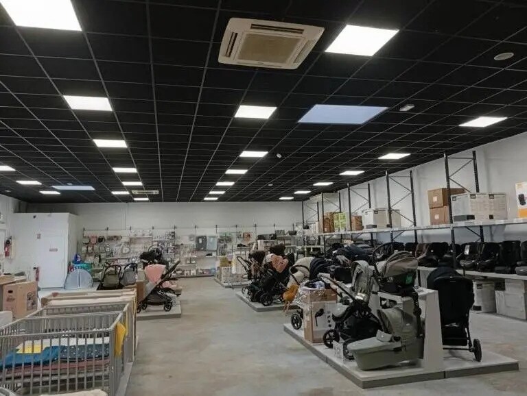 Local commercial dans Givors à louer Photo intérieure– Image 1 sur 5