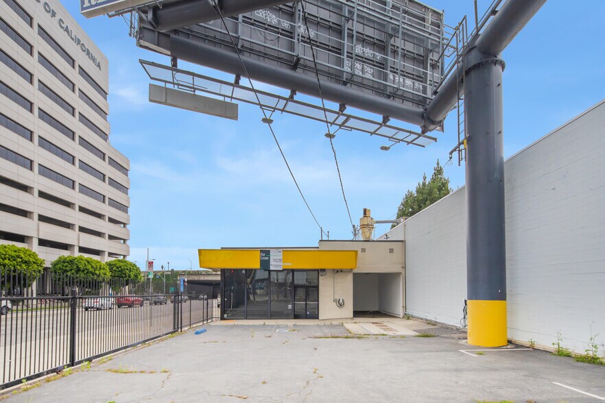 11151 W Olympic Blvd, Los Angeles, CA à louer - Photo de l’immeuble – Image 1 sur 6