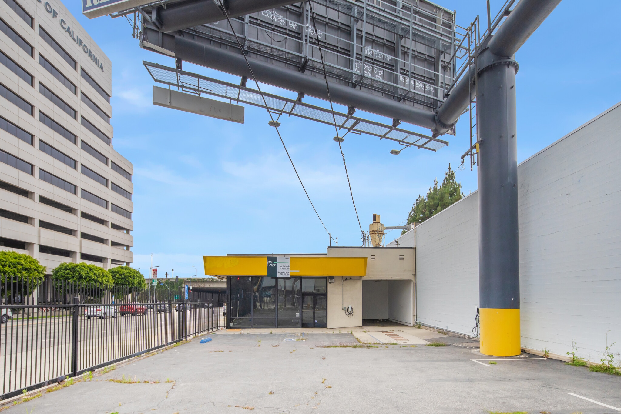 11151 W Olympic Blvd, Los Angeles, CA à louer Photo de l’immeuble– Image 1 sur 7