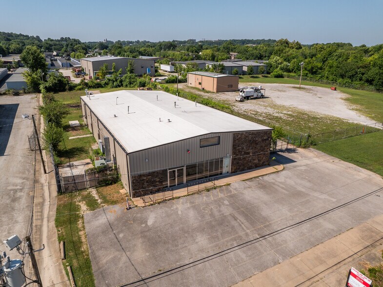 535 W Poplar St, Fayetteville, AR à louer - Photo de l’immeuble – Image 1 sur 39