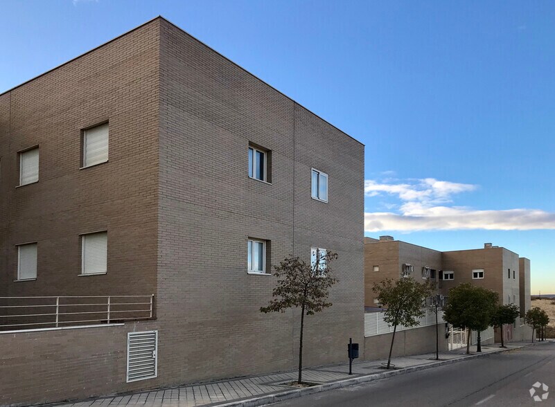 Calle Luis Buñuel, 4, Daganzo de Arriba, Madrid à vendre - Photo de l’immeuble – Image 2 sur 2