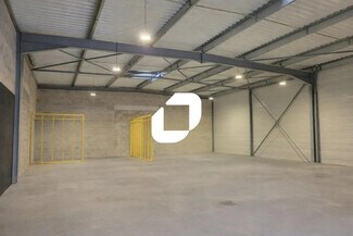 Plus de détails pour Local d'activités à louer