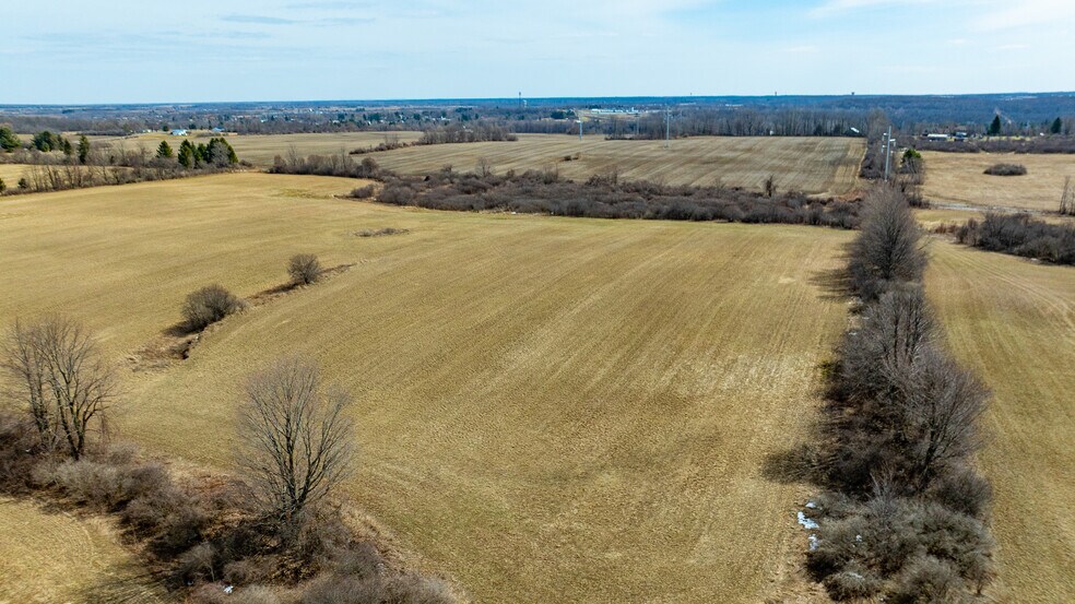 26758 County Rte 16, Evans Mills, NY à vendre - Photo de l’immeuble – Image 2 sur 19