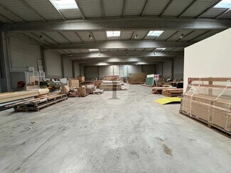 Plus de détails pour Bureau, Local d'activités à louer