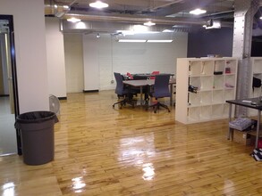 223 W Erie St, Chicago, IL à louer Photo intérieure– Image 1 sur 1