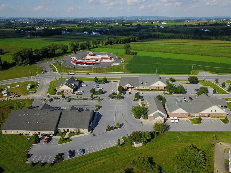 400 Historic Dr, Strasburg, PA à louer - Photo de l’immeuble – Image 2 sur 3