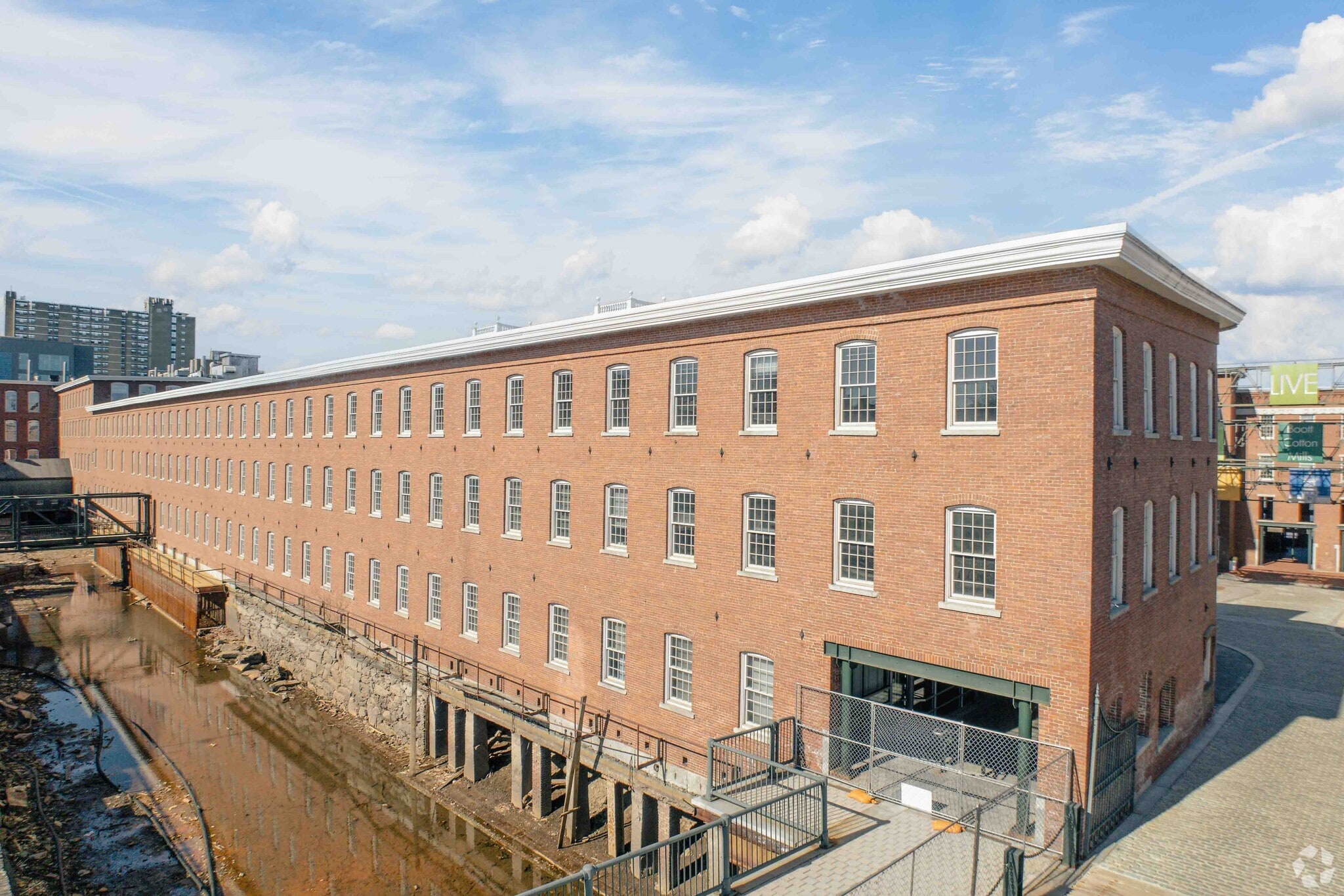 116 John St, Lowell, MA à louer Photo principale– Image 1 sur 19