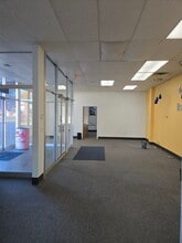 4184 Seneca St, West Seneca, NY à louer Photo intérieure– Image 2 sur 6