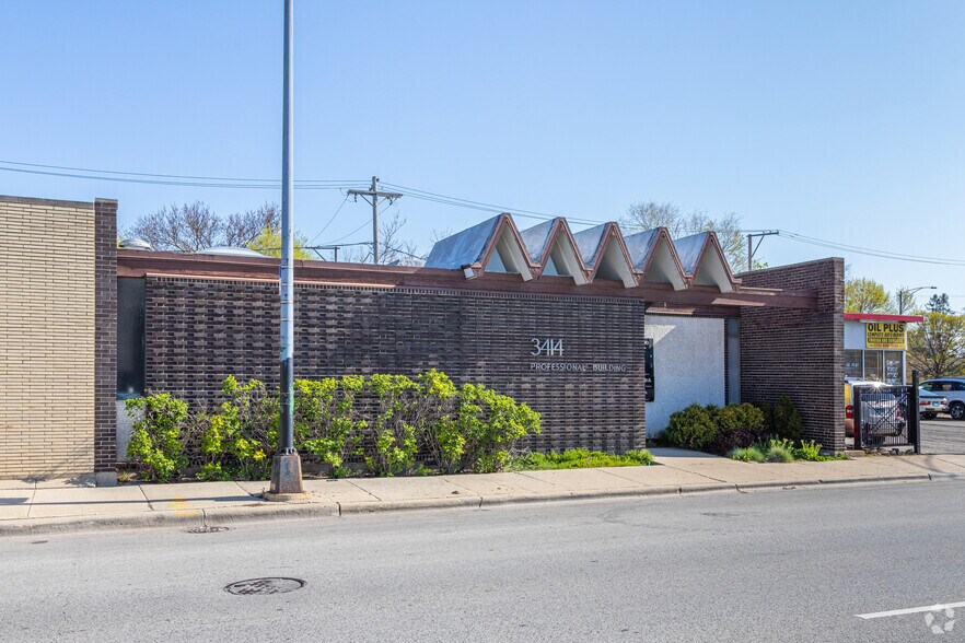 3414 W Peterson Ave, Chicago, IL à louer - Photo de l’immeuble – Image 2 sur 8