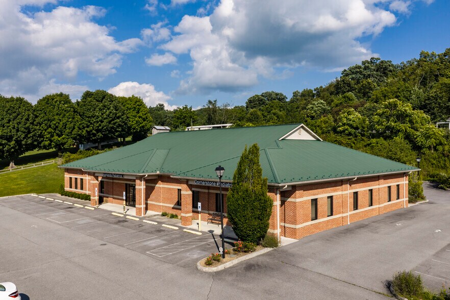 26208 Lee Hwy, Abingdon, VA à louer - Photo principale – Image 1 sur 38