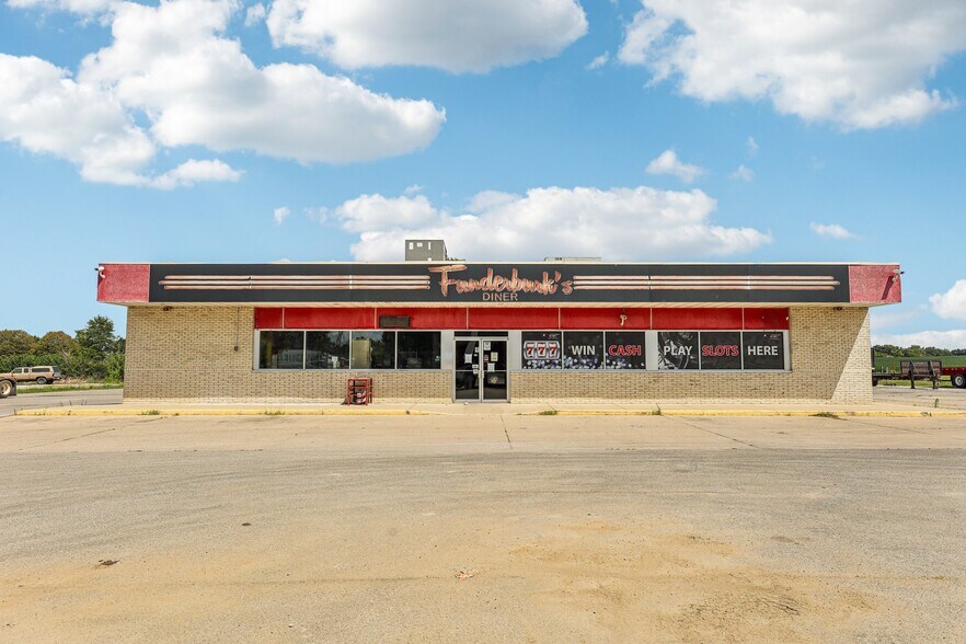 402 W Johnson St, Pocahontas, IL à vendre - Photo de l’immeuble – Image 2 sur 39