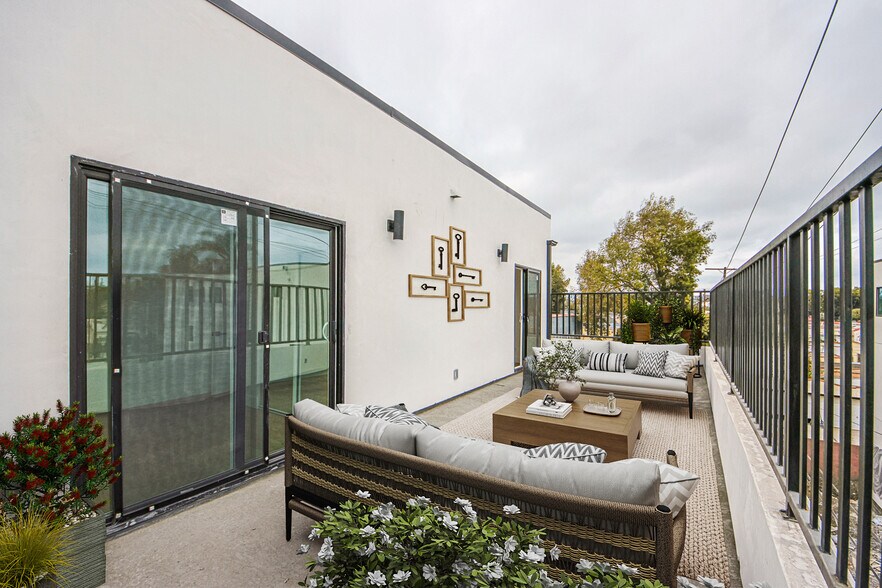 3024 Wellington Rd, Los Angeles, CA à vendre - Photo de l’immeuble – Image 3 sur 49