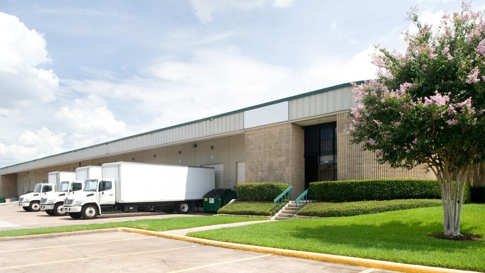 4444-4464 W 12th St, Houston, TX à louer - Photo de l’immeuble – Image 2 sur 15