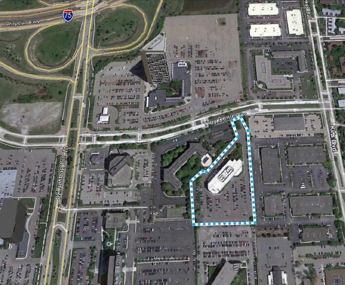 2701 Troy Center Dr, Troy, MI à louer - Aérien – Image 3 sur 13