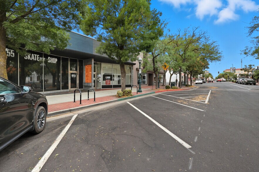 328-332 W Main St, Merced, CA à louer - Photo de l’immeuble – Image 3 sur 61