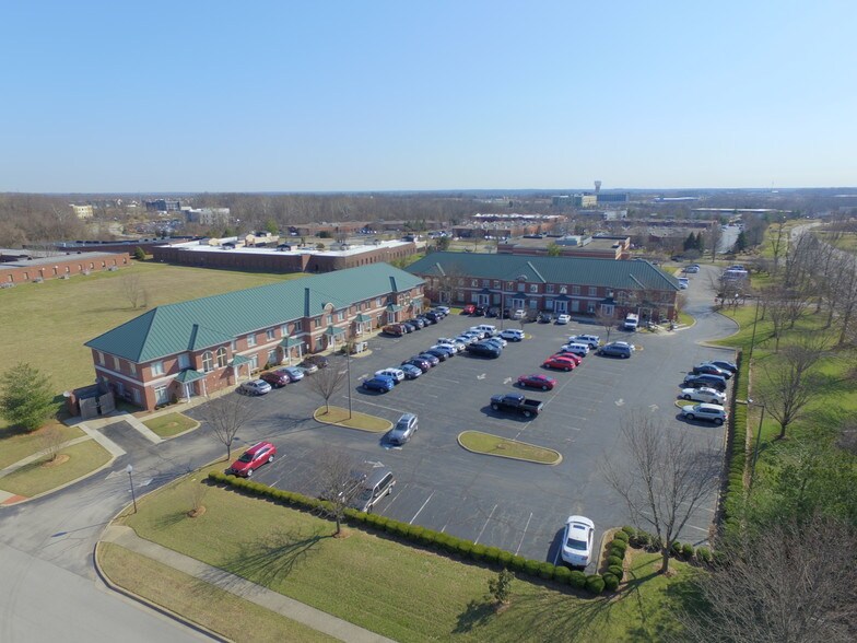 2527 Nelson Miller Pky, Louisville, KY à louer - Photo de l’immeuble – Image 3 sur 9