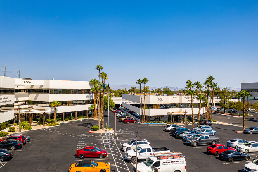 2090 E Flamingo Rd, Las Vegas, NV à vendre - Photo de l’immeuble – Image 2 sur 4