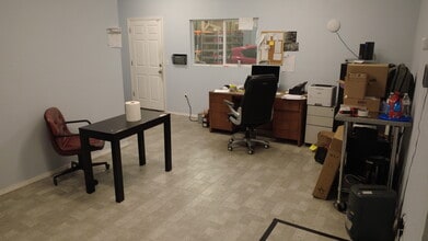 1834 Ferguson Ln, Austin, TX à louer Photo intérieure– Image 2 sur 3