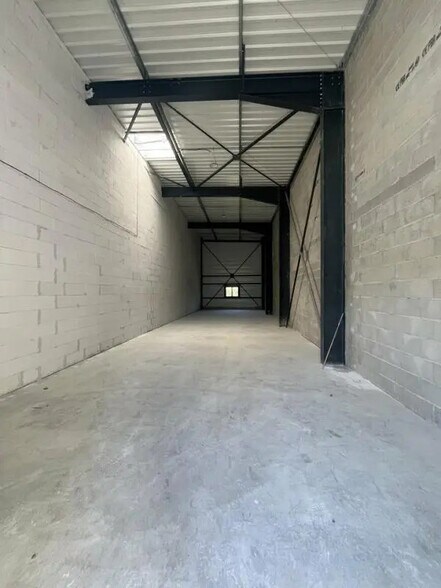 Local d’activités dans Anglet à louer - Photo intérieure – Image 2 sur 2