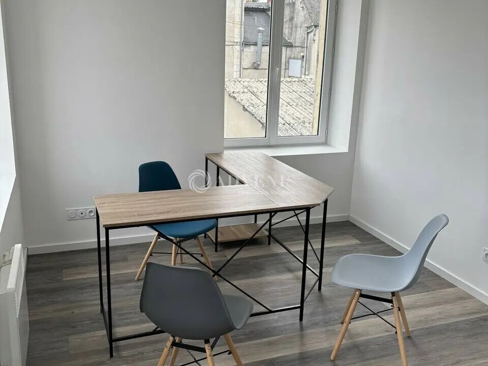 Bureau dans Saint-Florent-sur-Cher à louer Photo de l’immeuble– Image 1 sur 4