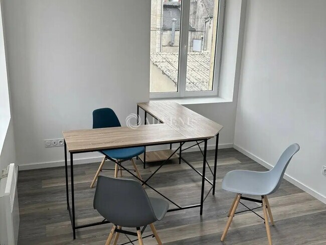 Plus de détails pour Bureau à louer