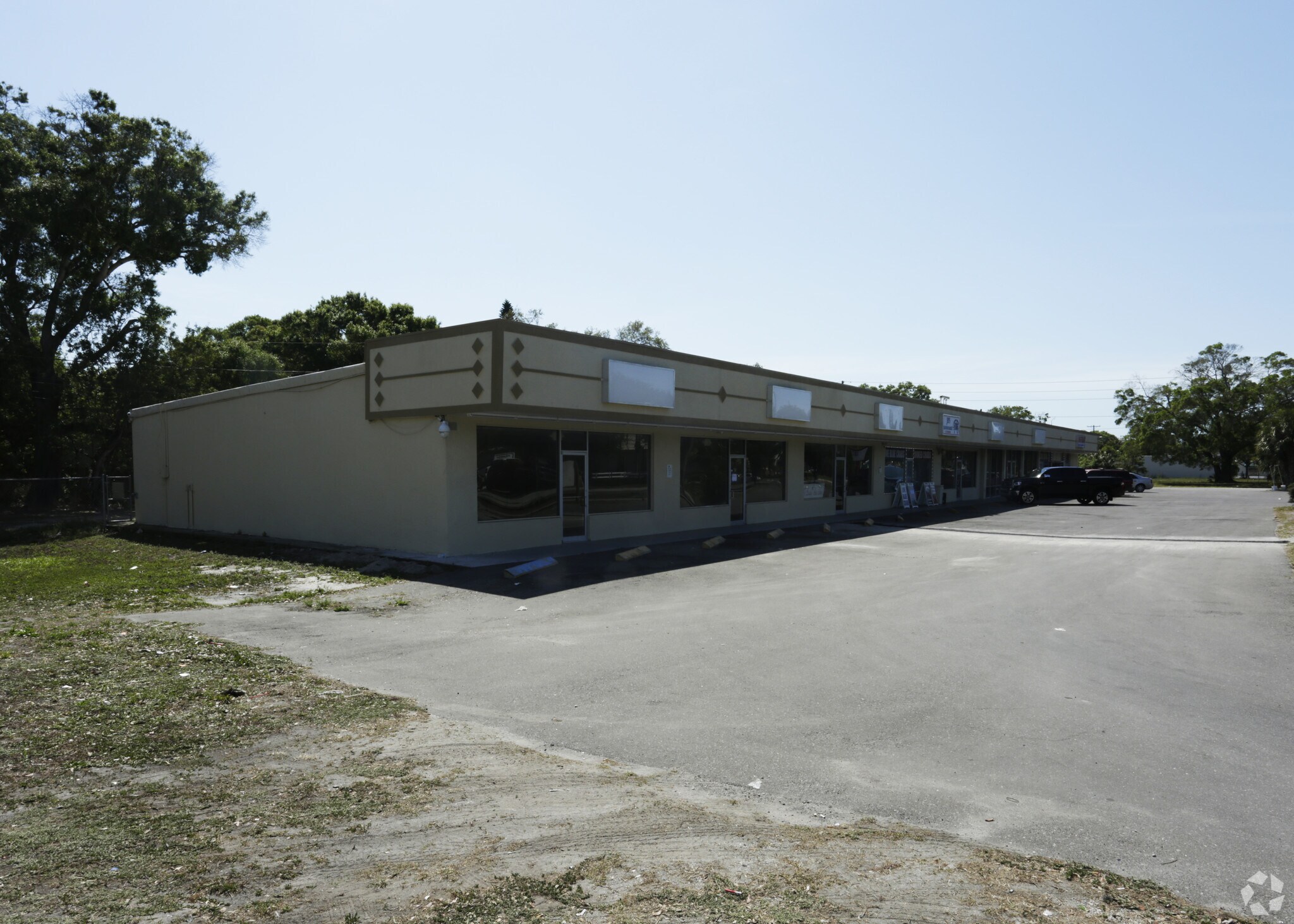 1952 49th St S, Saint Petersburg, FL à louer Photo principale– Image 1 sur 4