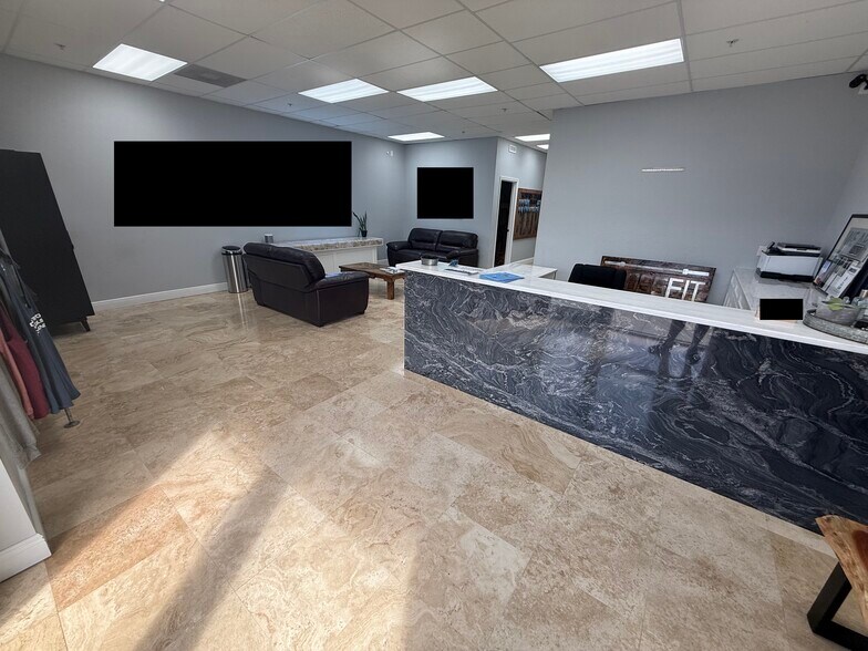 1090 Innovation Ave, North Port, FL à louer - Photo principale – Image 1 sur 14