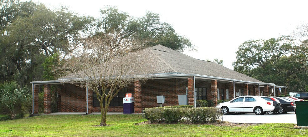 1502 W Fletcher Ave, Tampa, FL à louer - Photo de l’immeuble – Image 2 sur 21