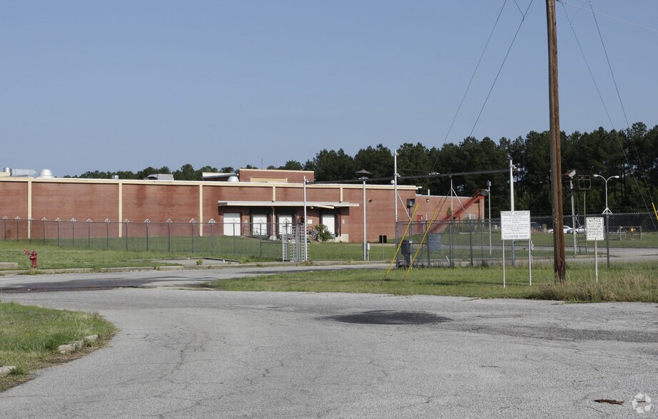 100 Bailey Plant Rd, Clinton, SC à vendre - Photo de l’immeuble – Image 2 sur 7