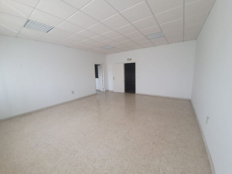 Calle de la Palmera Dos Hermanas, la, S/N, MOTILLA DEL PALANCAR, Sevilla à louer - Photo de l’immeuble – Image 3 sur 26