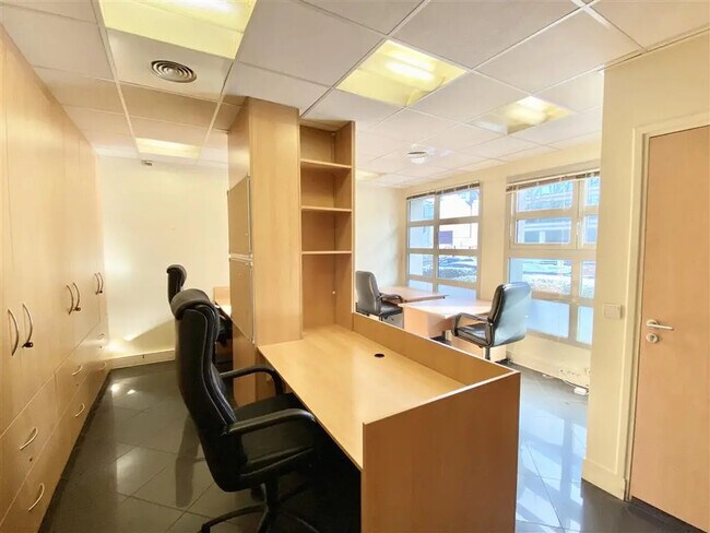 Plus de détails pour Bureau à vendre